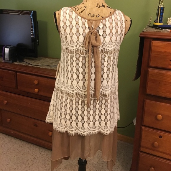 Women's Altar'd State Tunic - Picture 2 of 8