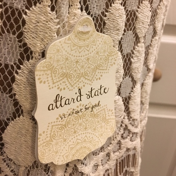 Women's Altar'd State Tunic - Picture 3 of 8