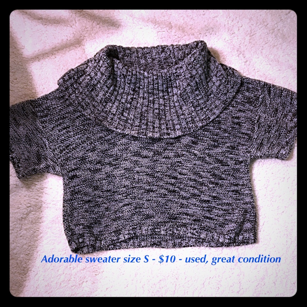 Chunky sweater with cute neck