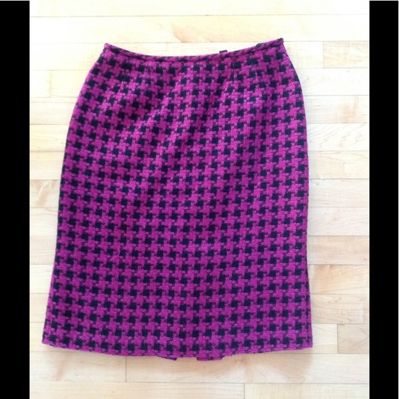 Fuchsia and Black Skirt Suit - Picture 3 of 4