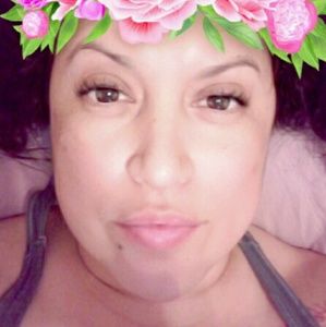 Meet your Posher, Mireya