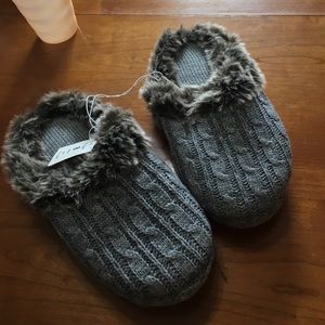 Extremely Soft Faux Fur Slippers