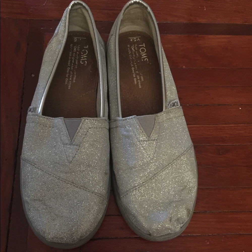 Toms
