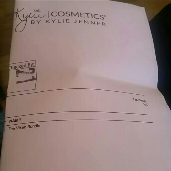 Kylie Cosmetics Holiday Kyshadow Palette - Picture 4 of 4