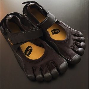 Vibram 5-finger KSO shoes