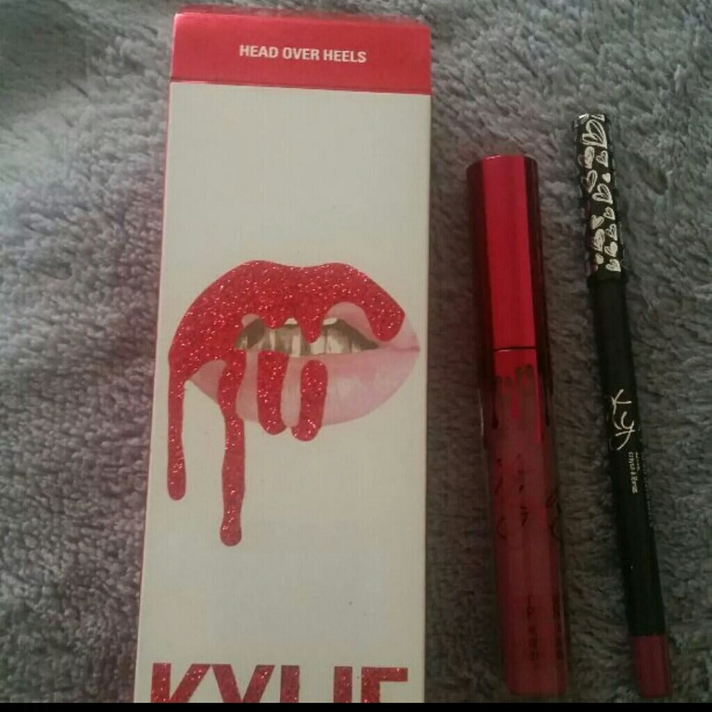 Kylie Cosmetics Valentine Head Over Heels Lipkit