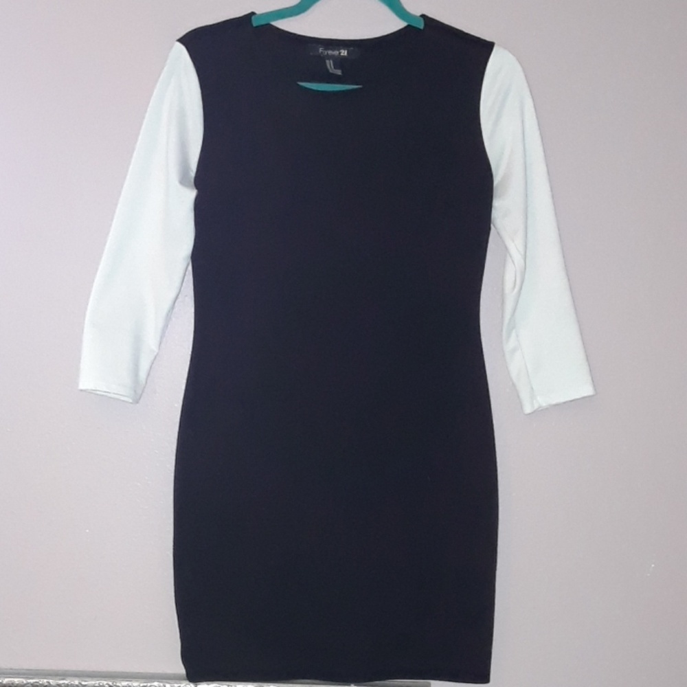 Black and white long sleeve dress