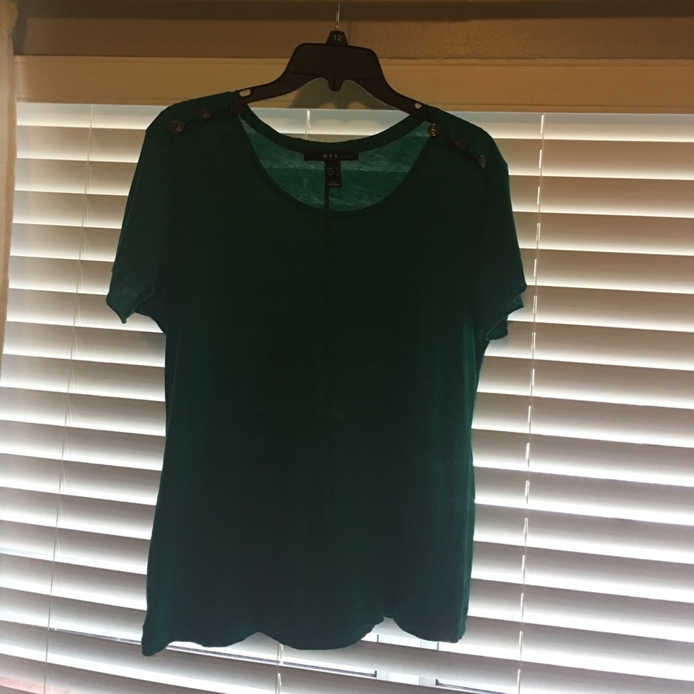 Green t-shirt with nautical buttons