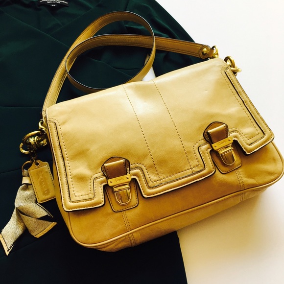 Coach Handbags - Coach Beautiful Genuine Leather Shoulder Purse 