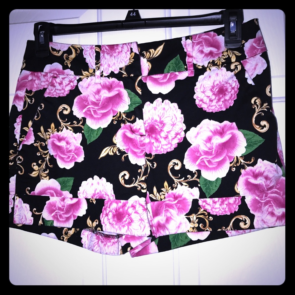 Size 6 Floral NYC shorts