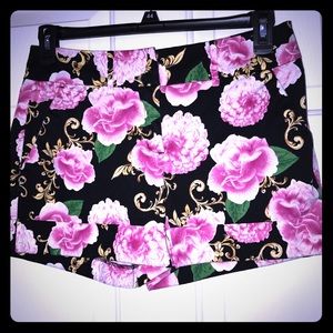 Size 6 Floral NYC shorts