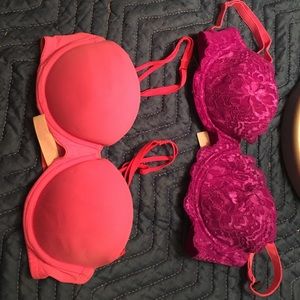 ❤️❤️❤️. PINK bras.