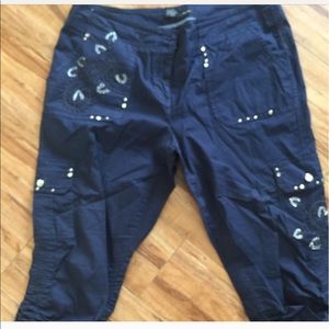 Navy capris