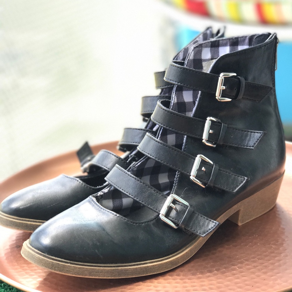 Cutout buckle ankle boots