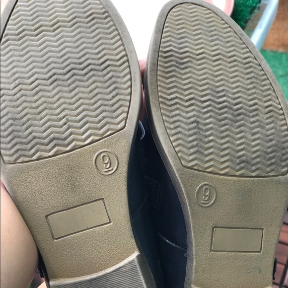 Cutout buckle ankle boots - Picture 4 of 8