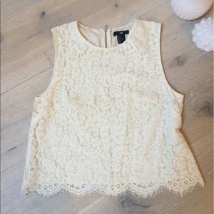 Cute lace top 🕊