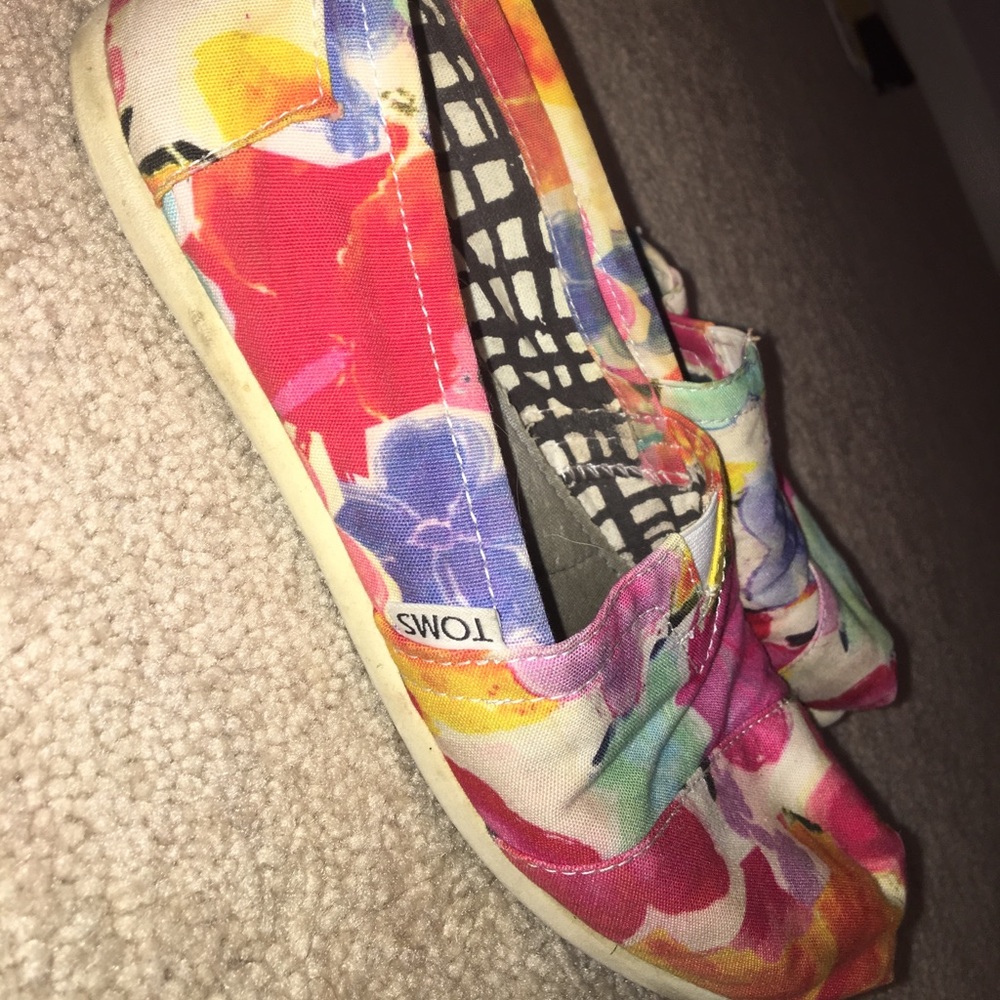 TOMS LIKE NEW
