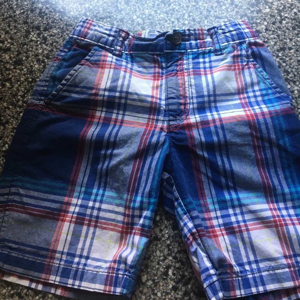 Stylish Gymboree boys plaid shorts