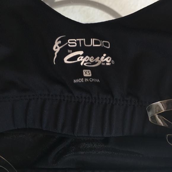 Capezio Flowy Sports Bra/Crop top - Picture 4 of 5