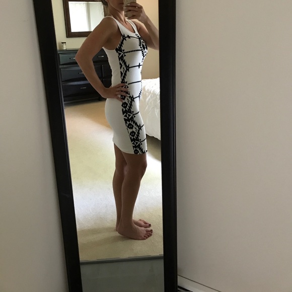 H&M Aztec Black & White Bodycon - Picture 2 of 8