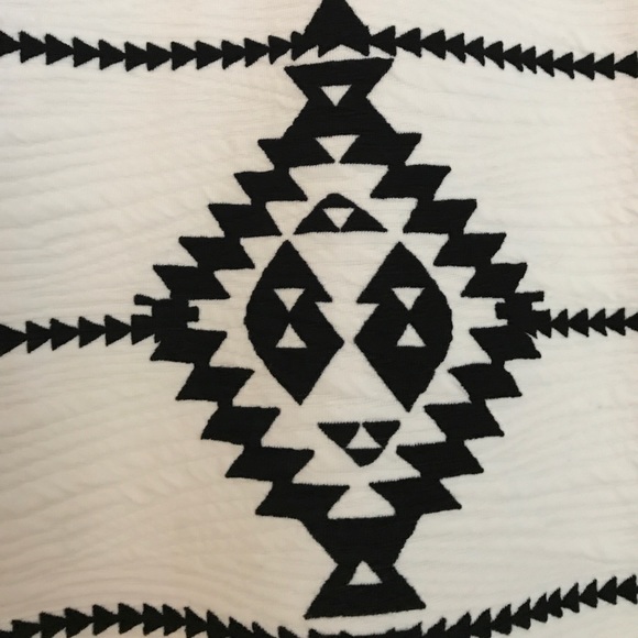 H&M Aztec Black & White Bodycon - Picture 7 of 8