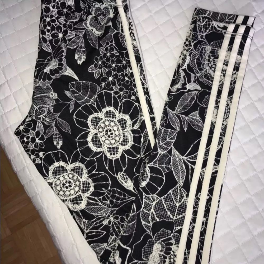 ‼️Brand new adidas originals leggings‼️