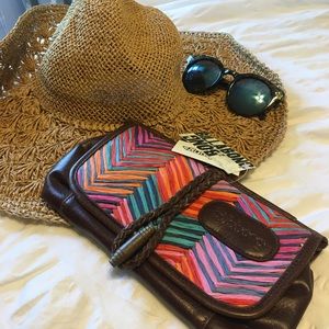 NWT Billabong Clutch