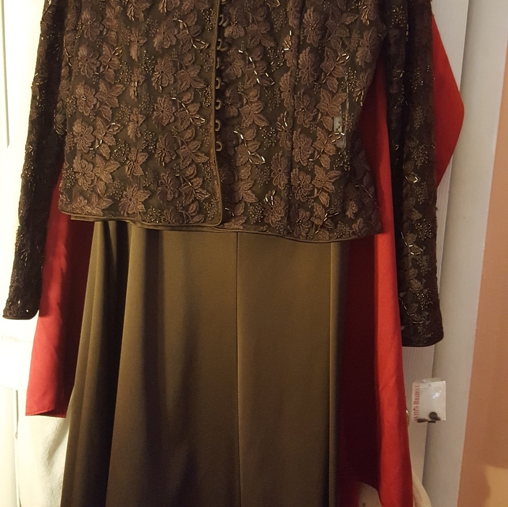 gown