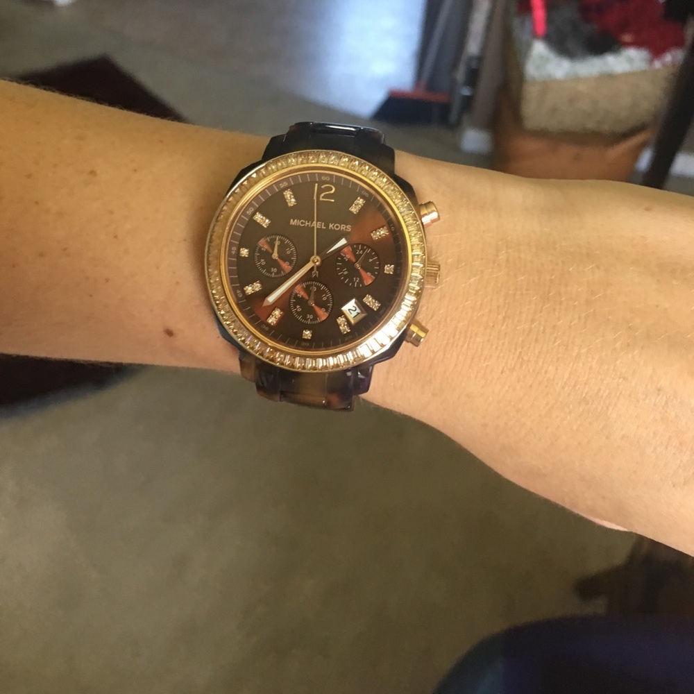Tortoise shell Michael Kors rose gold watch 😍