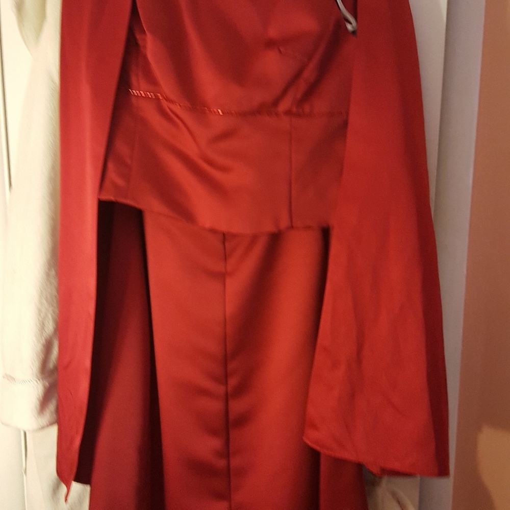 Gown - Picture 3 of 5
