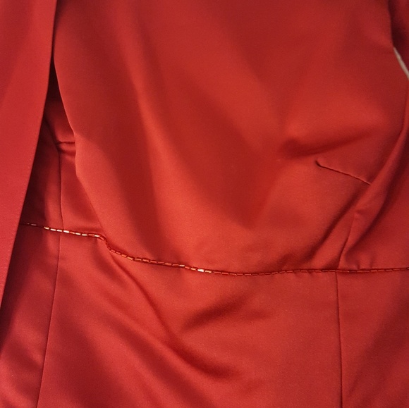 Gown - Picture 4 of 5