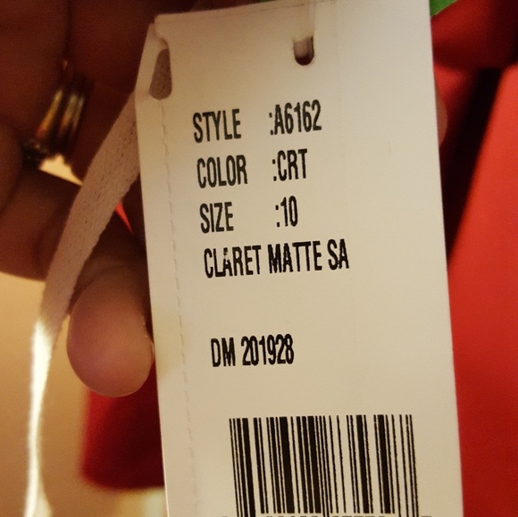 Gown - Picture 5 of 5