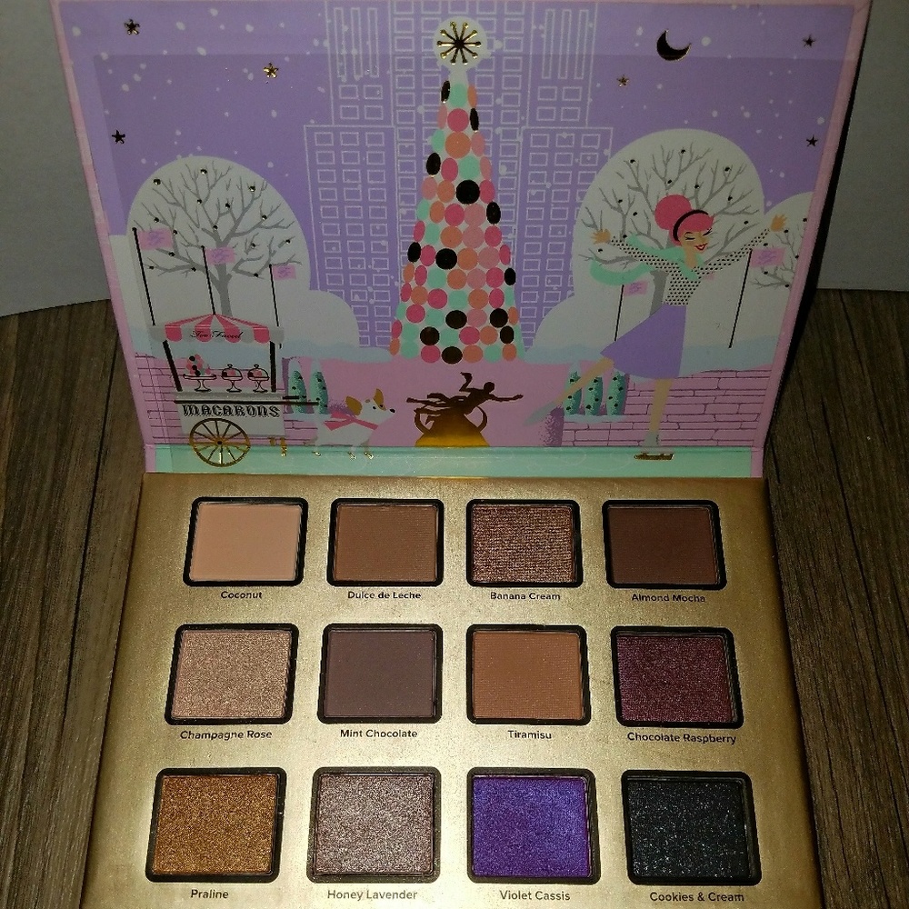 Too Faced Merry Macarons palette