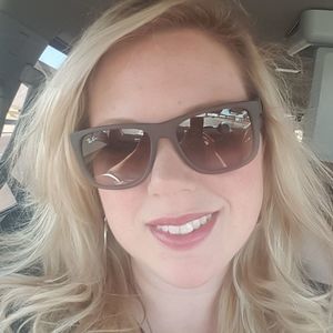 Meet your Posher, Rebecca