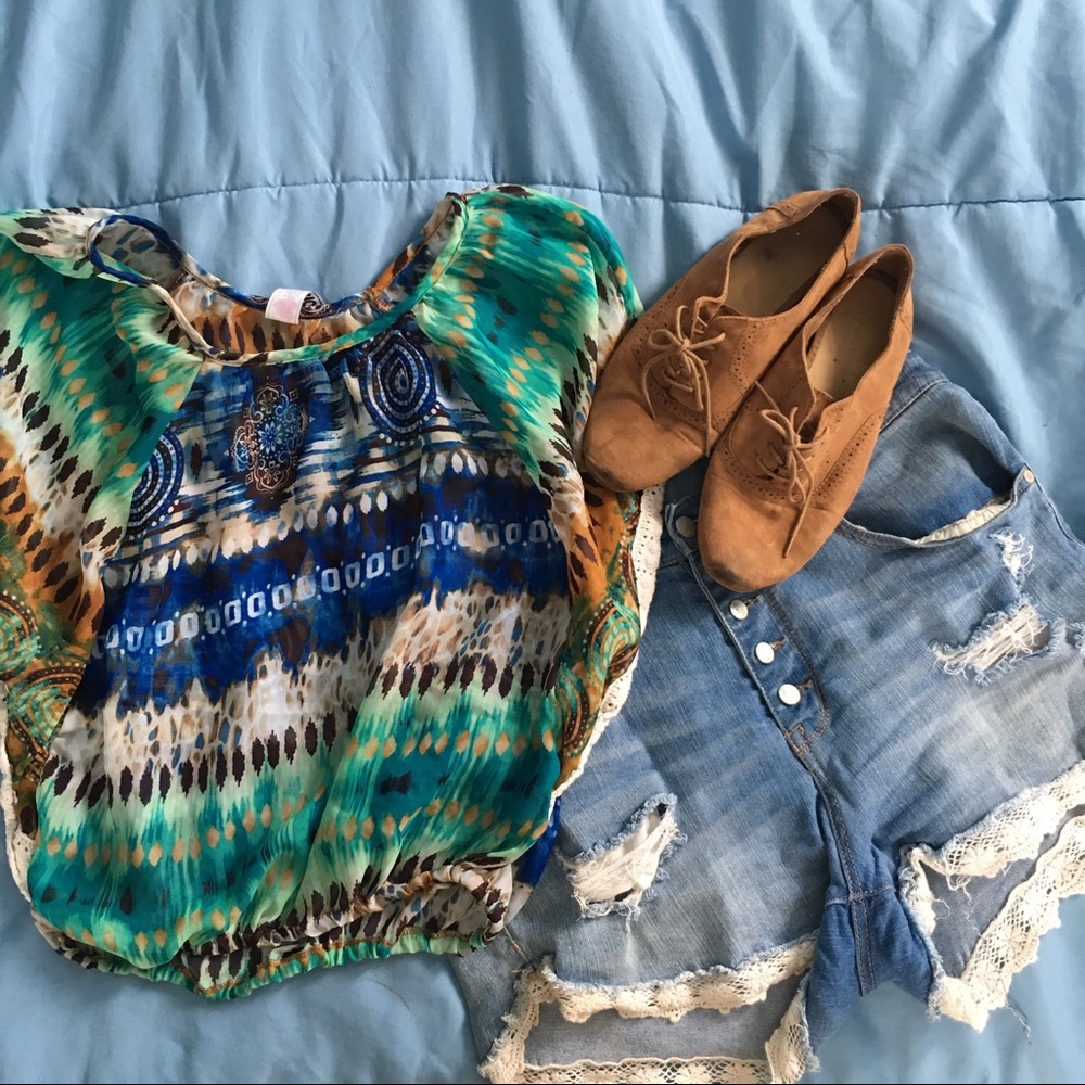 Boho Cropped Sheer Blue and Green Top!