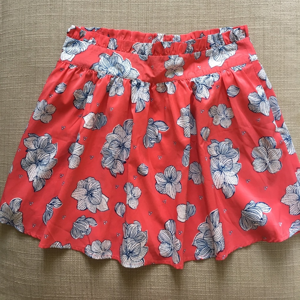 Floral summer skirt with pockets