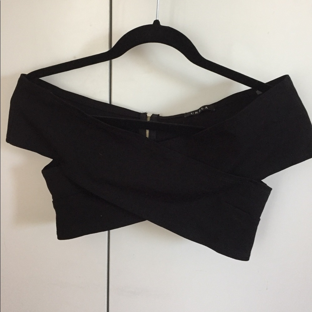 Black off shoulder zip up crop top