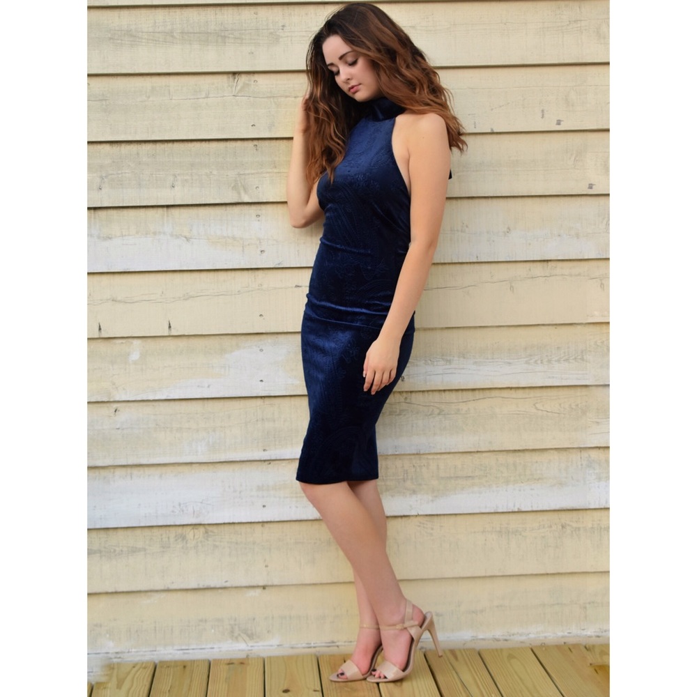 Red Embossed Velvet Cocktail Party Holiday Dress - Picture 7 of 9