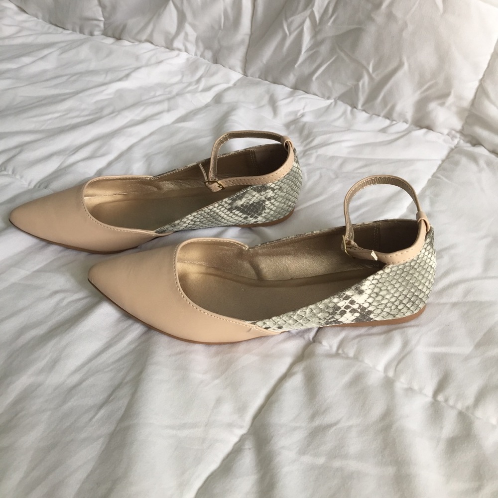 Pink snake skin flats
