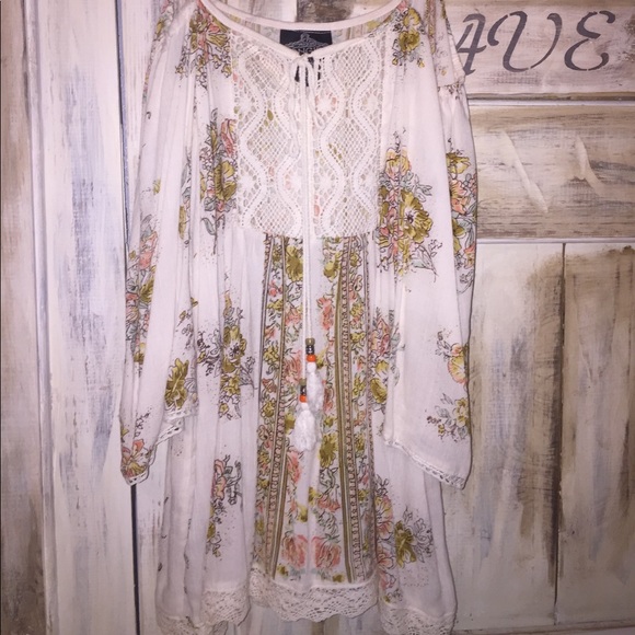 open shoulder blouse - Picture 4 of 4