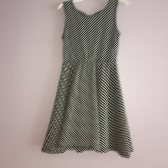 Dress. Like new - Picture 2 of 2