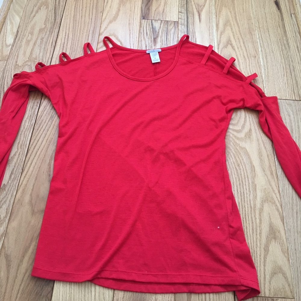 Cute long sleeve shirt with cut out arms