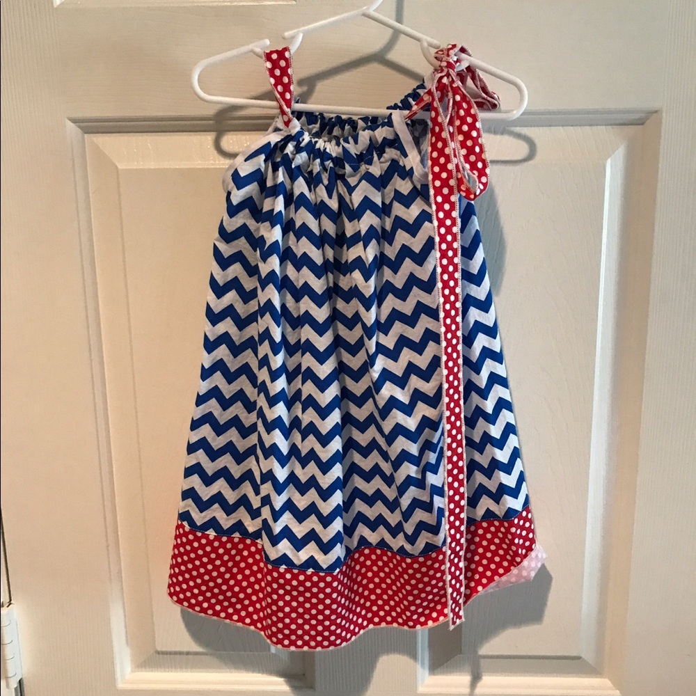 3T-4T girls dress, great for Fourth of July