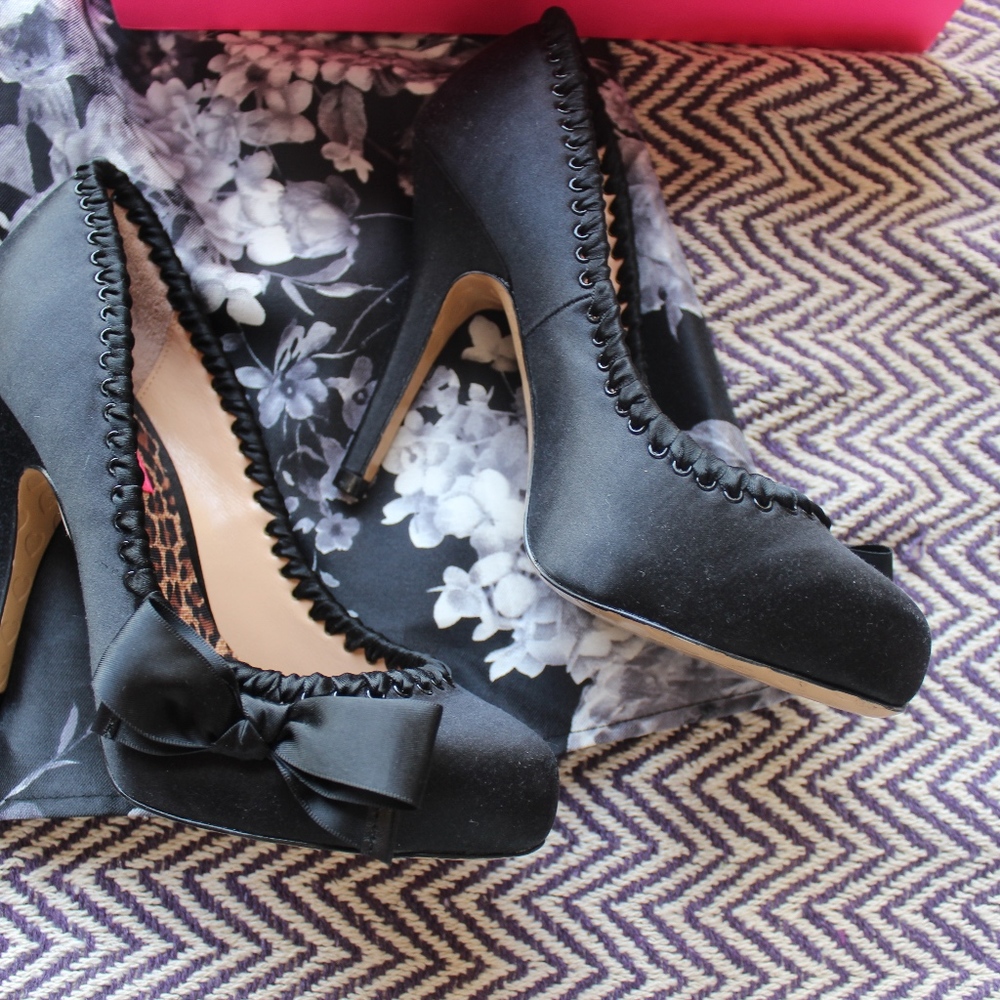 NWT Satin Betsey Johnson Pumps