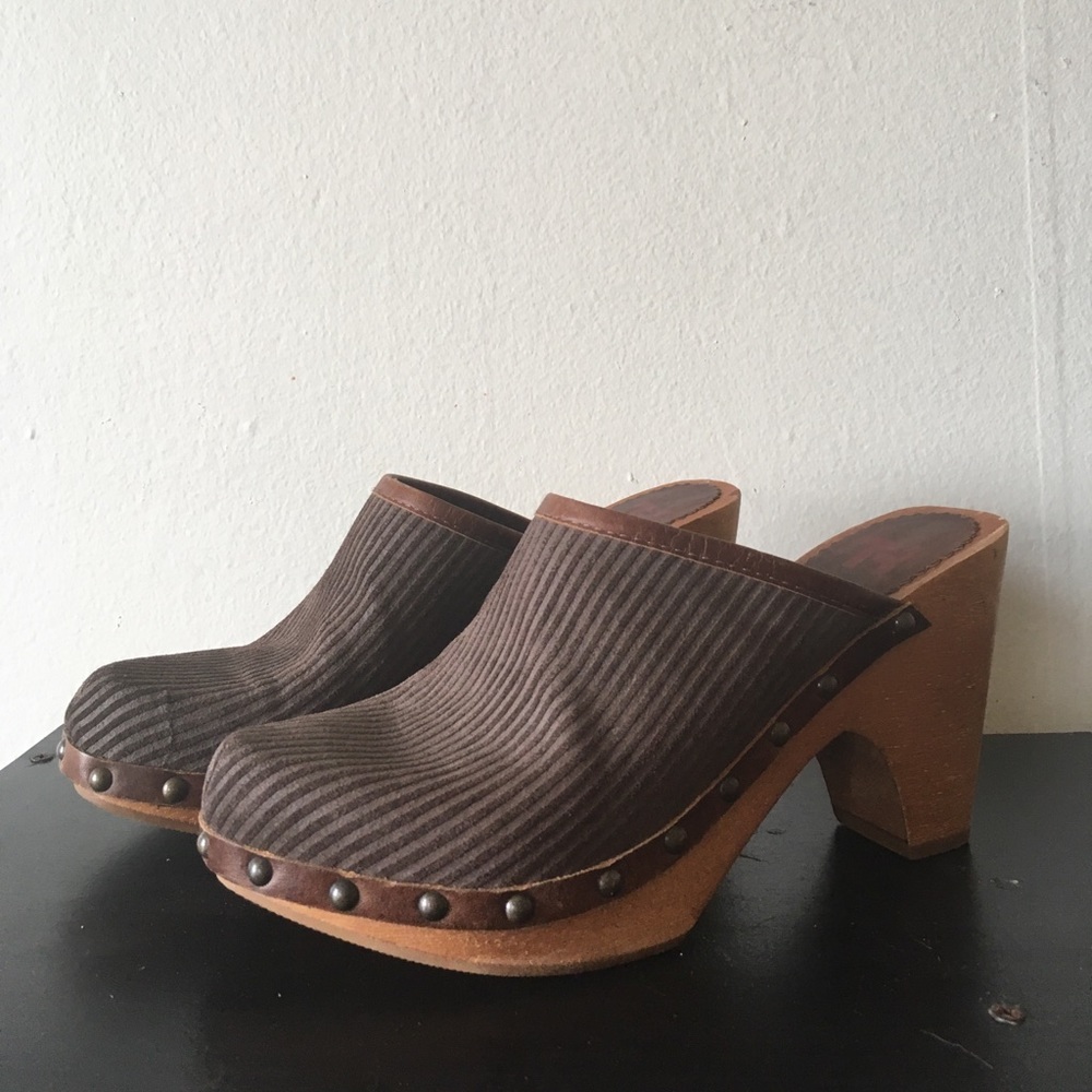 Tommy Hilfiger Size 7 Wood and Leather Mules