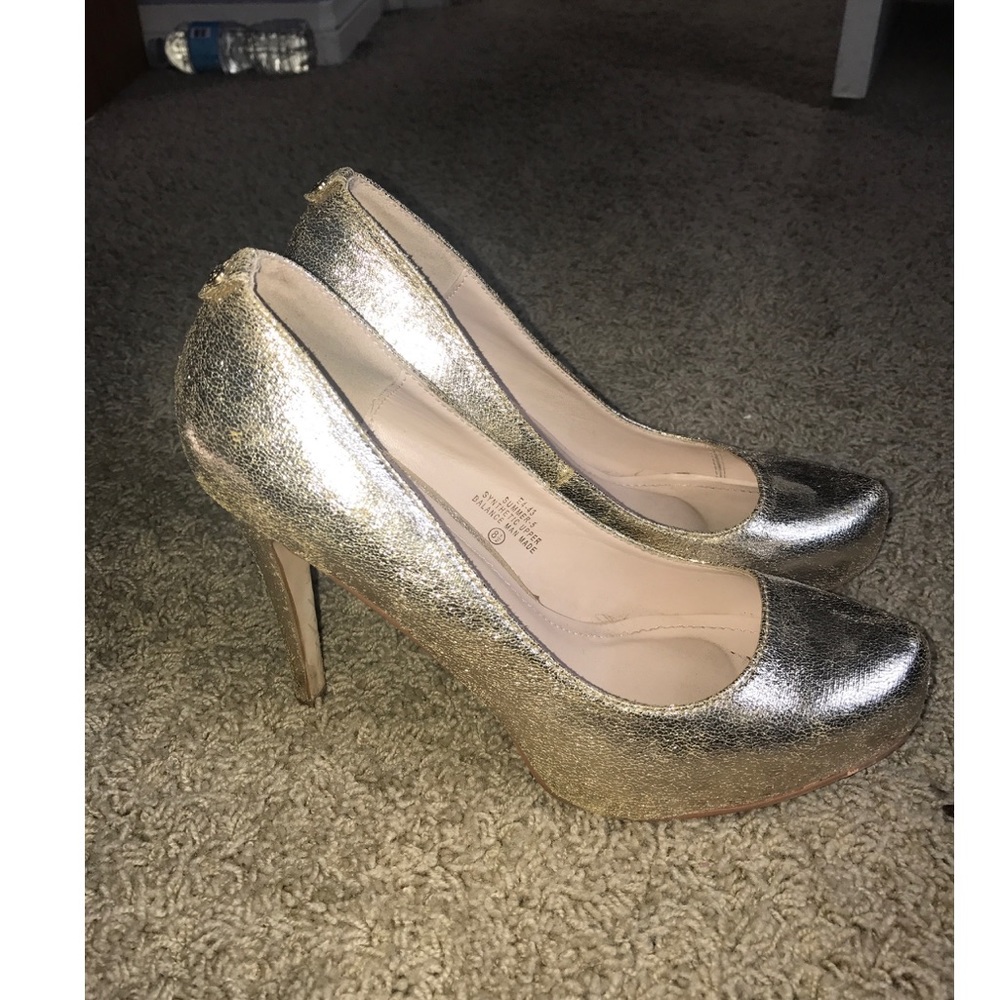 Gold De Blossom Collection Pumps