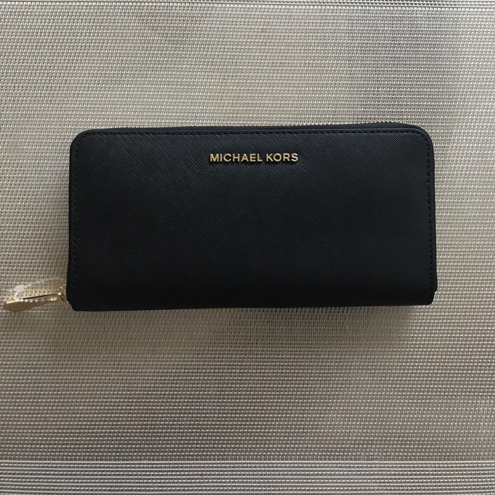 Michael Kors Jet Set Travel Wallet