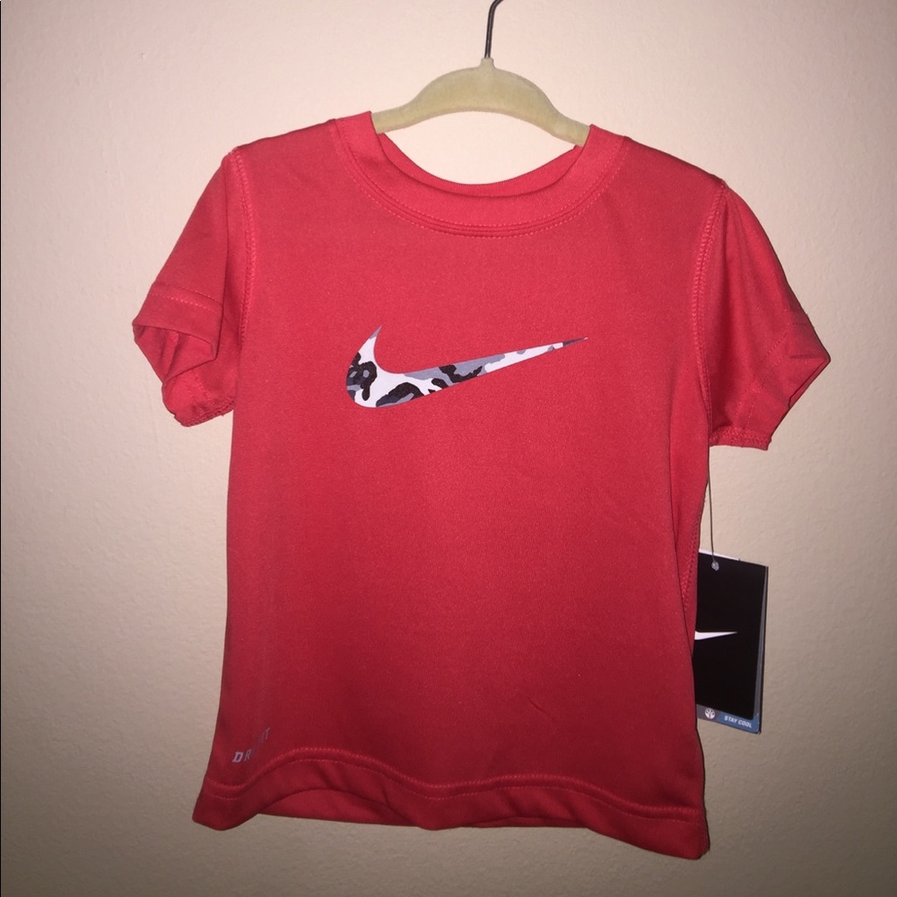 Nike Dri-fit top NEVER BEEN USED W/ TAGS