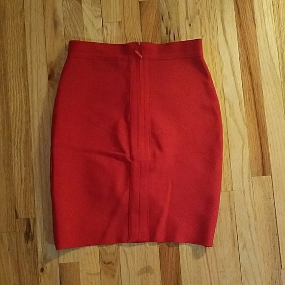 SOLD -Red Bandage Arched mini skirt - Picture 4 of 4
