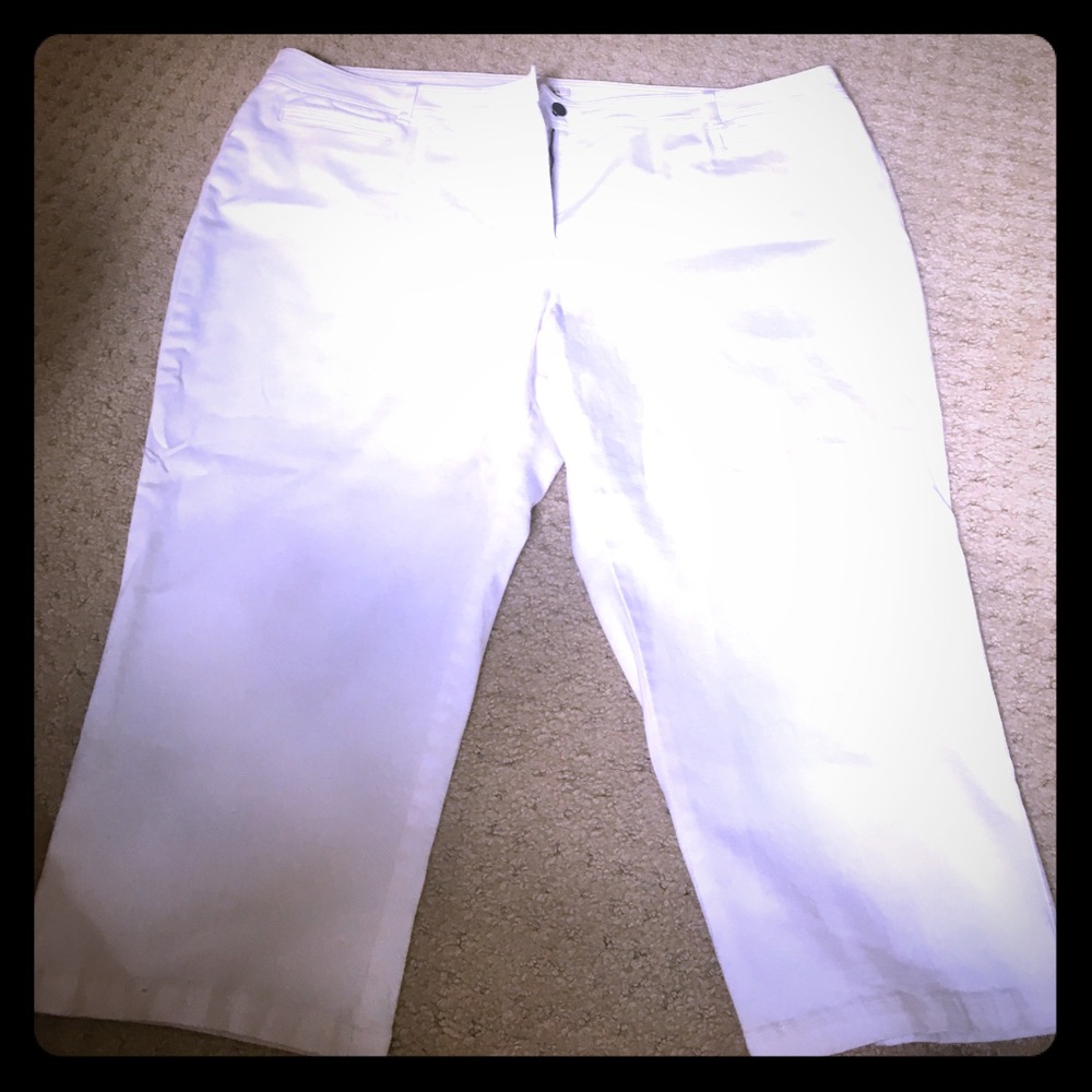 JONES NEW YORK - White Capri stretch jeans